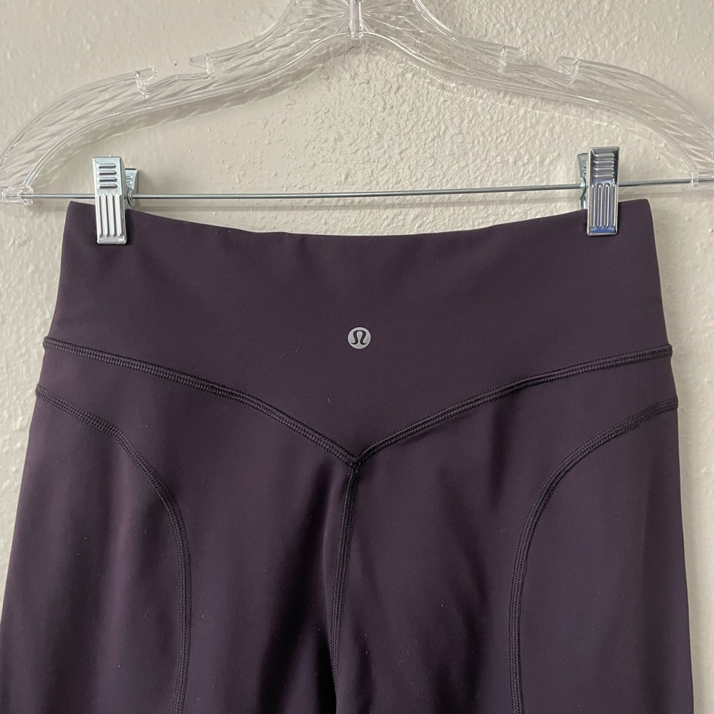 Lululemon Capri Leggings in Dark Purple size 8